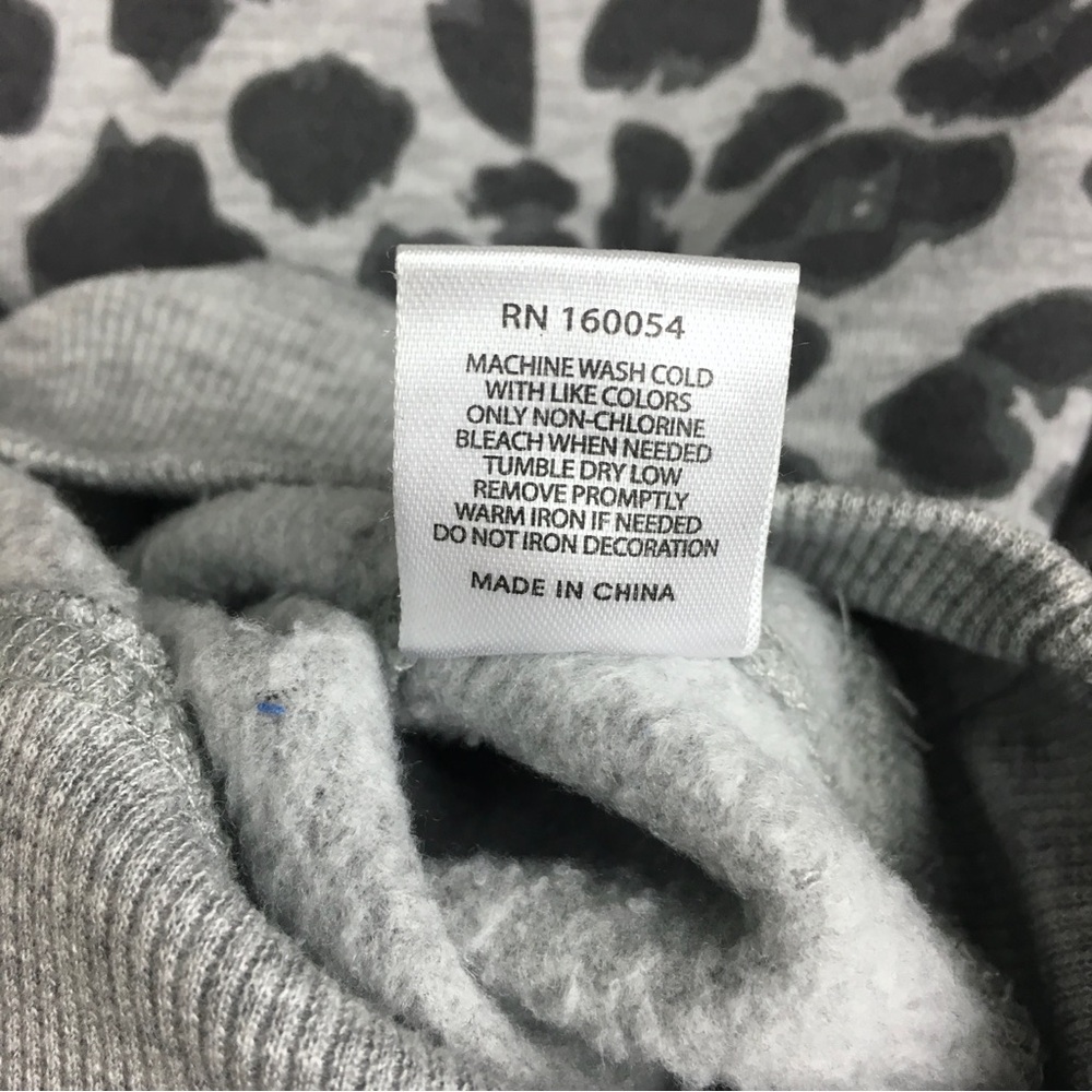 GRAYSON THREADS Sweatshirt Pullover Leopard Animal Print Loungewear Size Small - Picture 7 of 9
